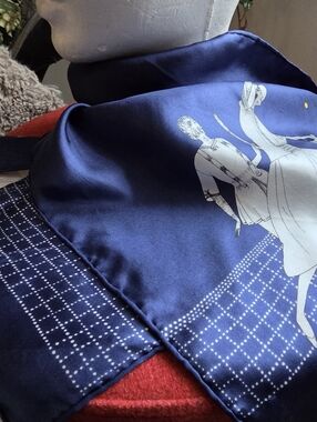 Vintage Echo silk scarf featuring an Art Deco illustration of female tennis Play